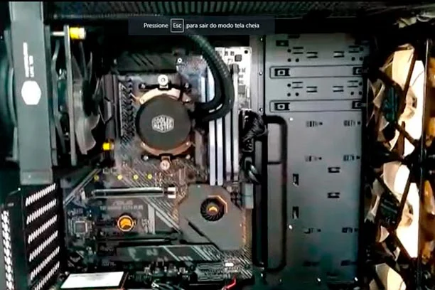Computador montado ou recuperado pela TI Solução